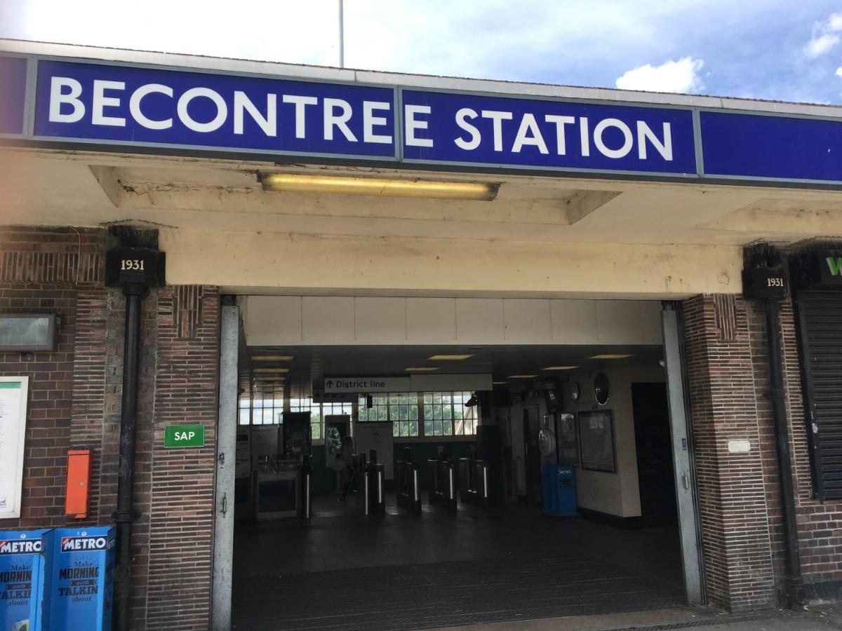 Becontreelodge Dagenham Eksteriør billede